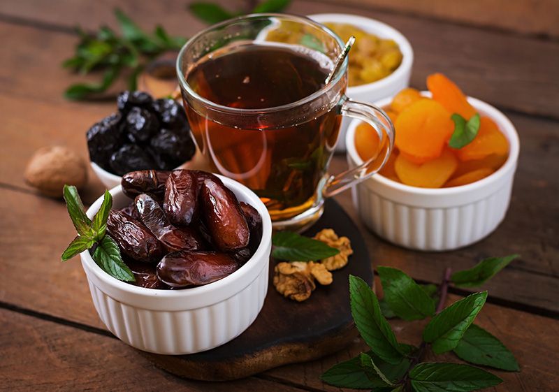 چای و خرما