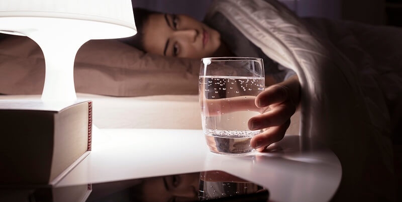 نوشیدن آب قبل از خواب