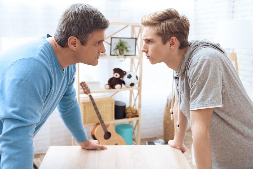 احترام به والدین دعوا با نوجوان