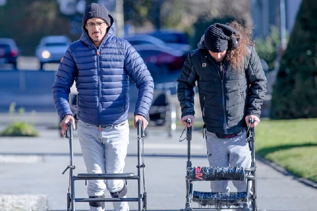 راه رفتن معلولان