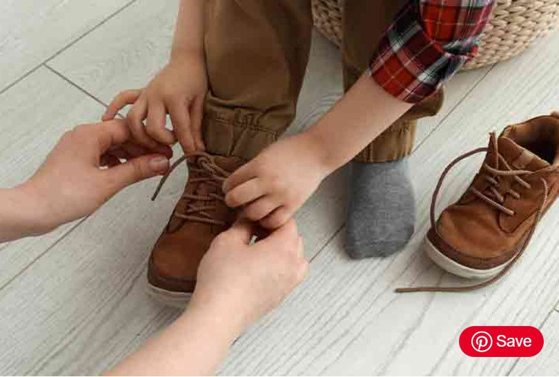  بستن بند کفش به کودکان