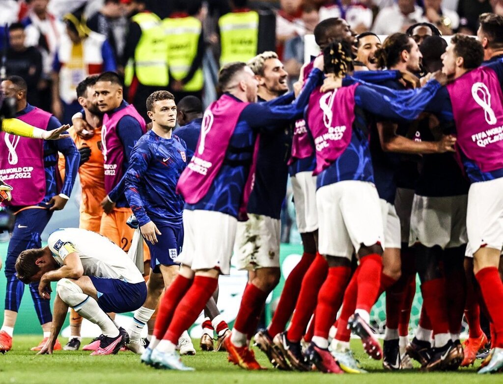 عکس ماندگار عکاس از صحنه بازنده و برنده در جام جهانی
